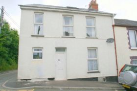 4 Bedroom End of Ter...